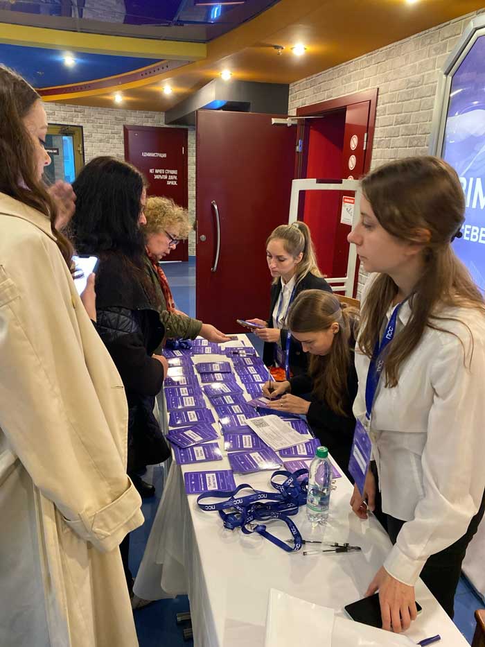 Промоутер хелпер-помощник на Международной конференции в СПб