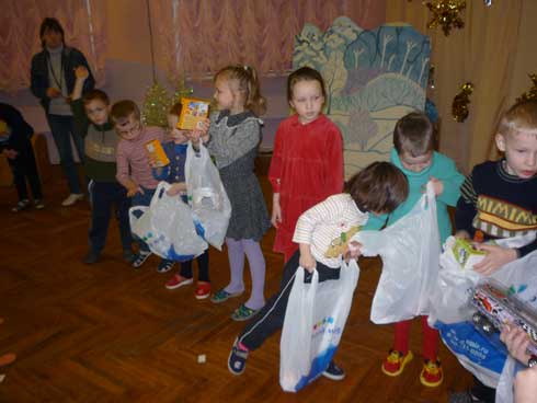 дети получили подарки Петербург